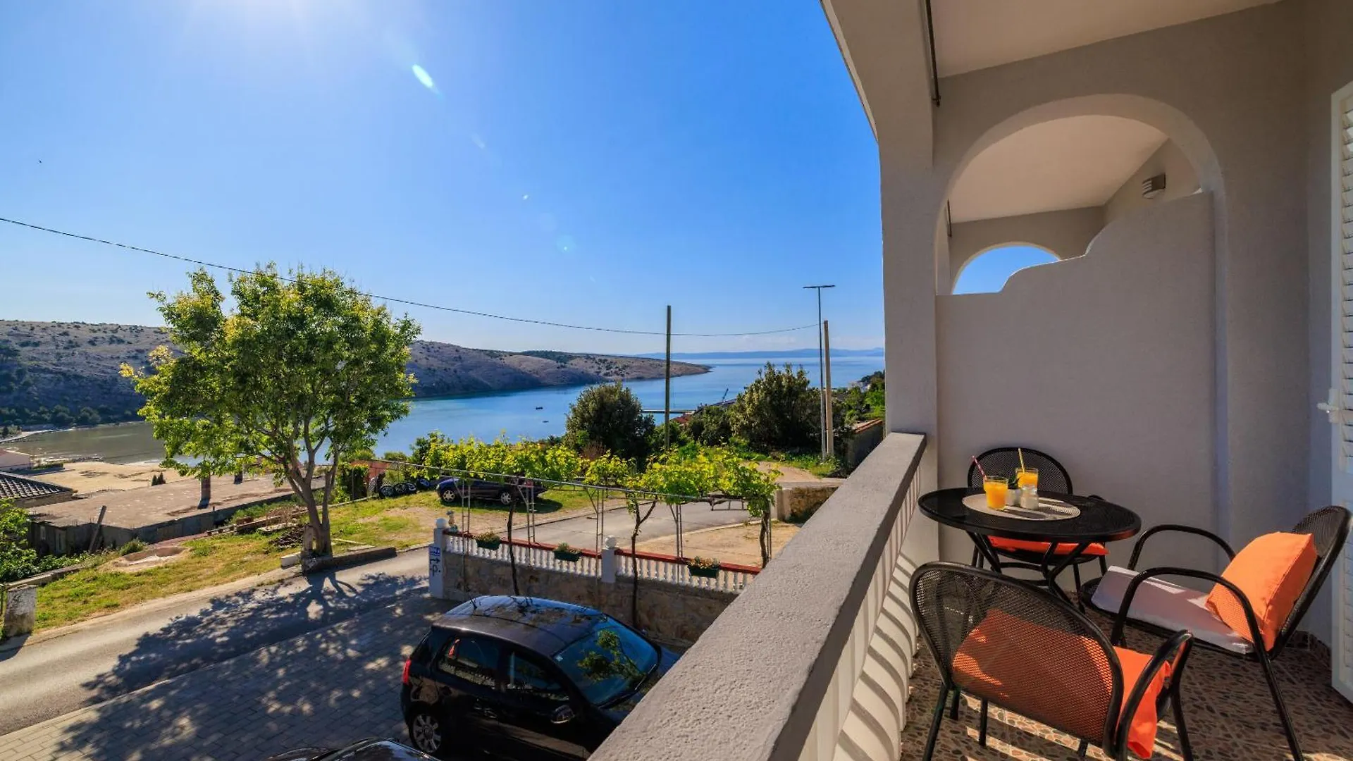 Apartments Klara لوبار