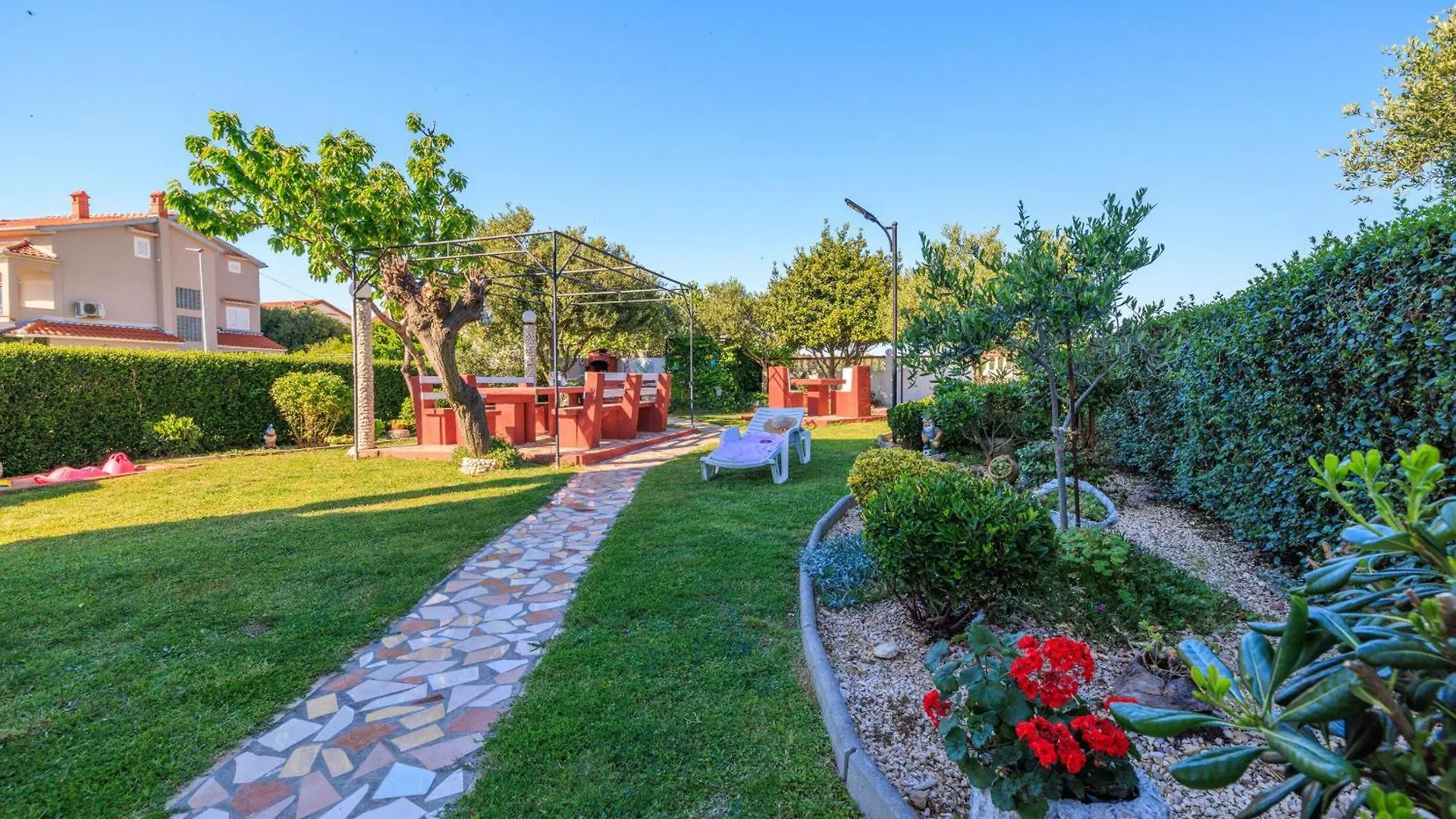 Apartments Klara لوبار