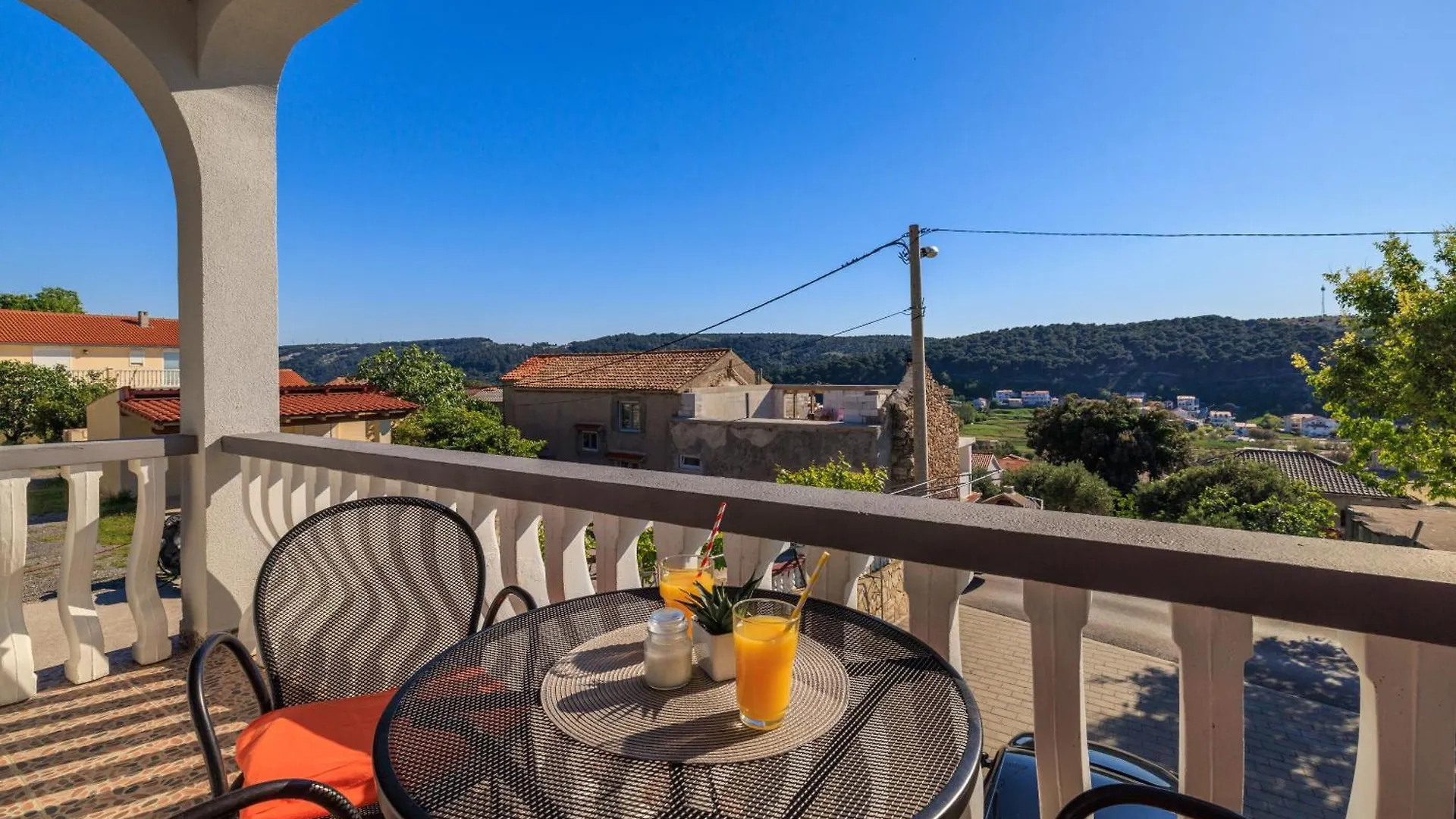 Apartments Klara لوبار 0*,