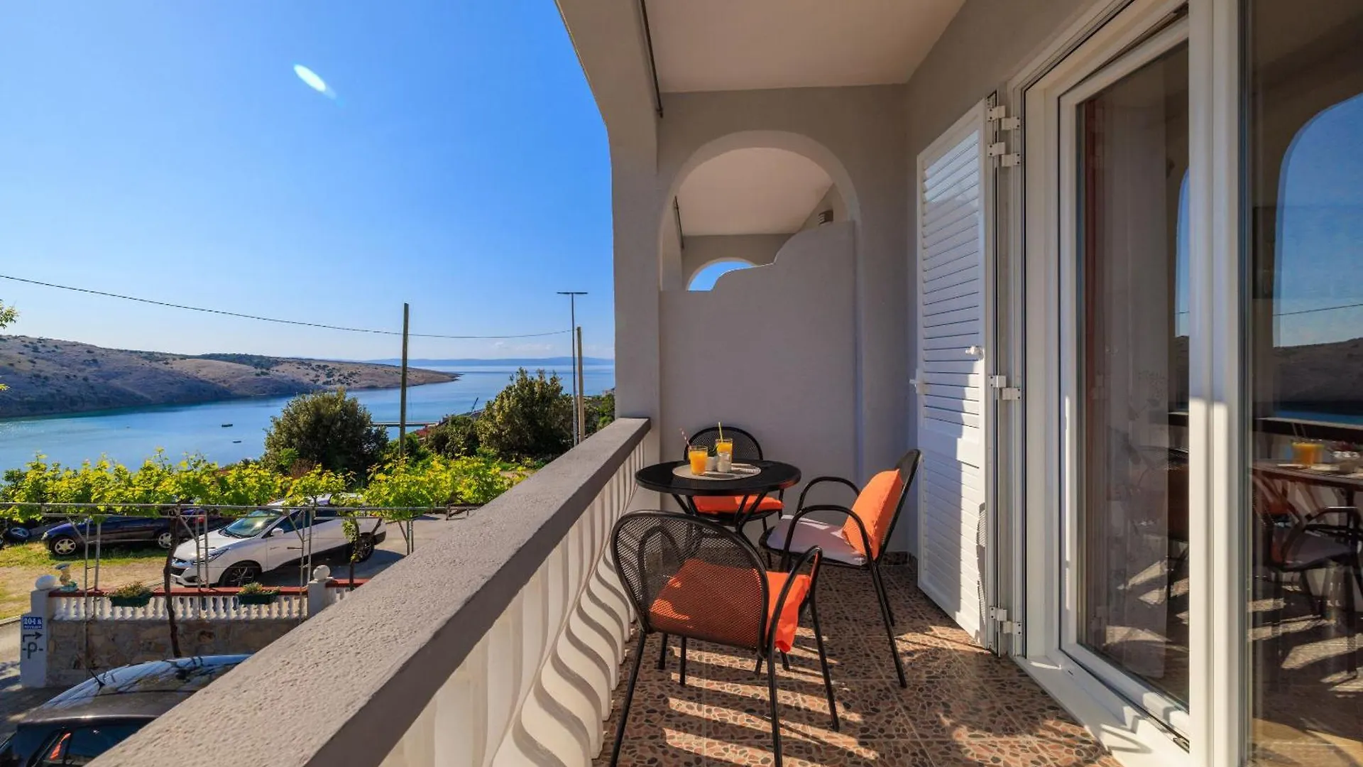 Apartments Klara لوبار
