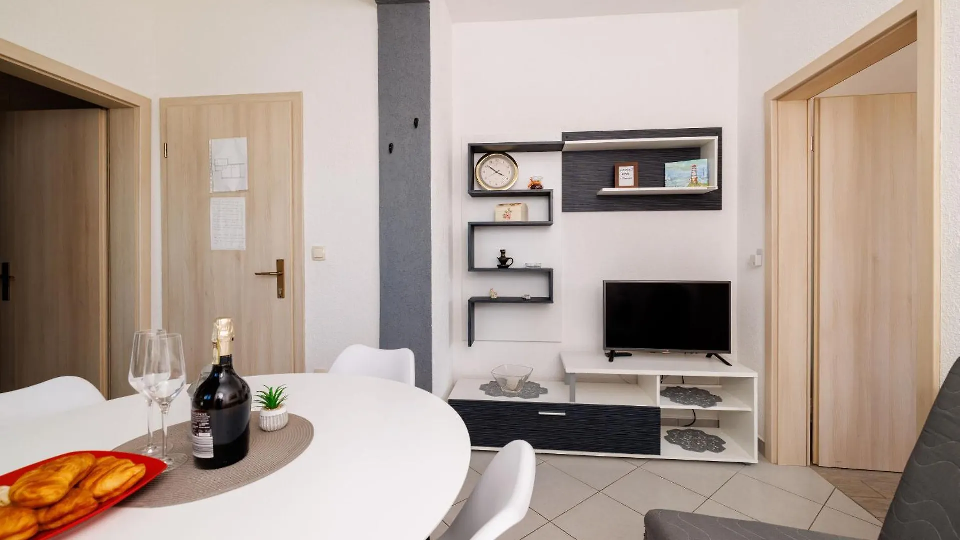 Apartments Klara Lopar
