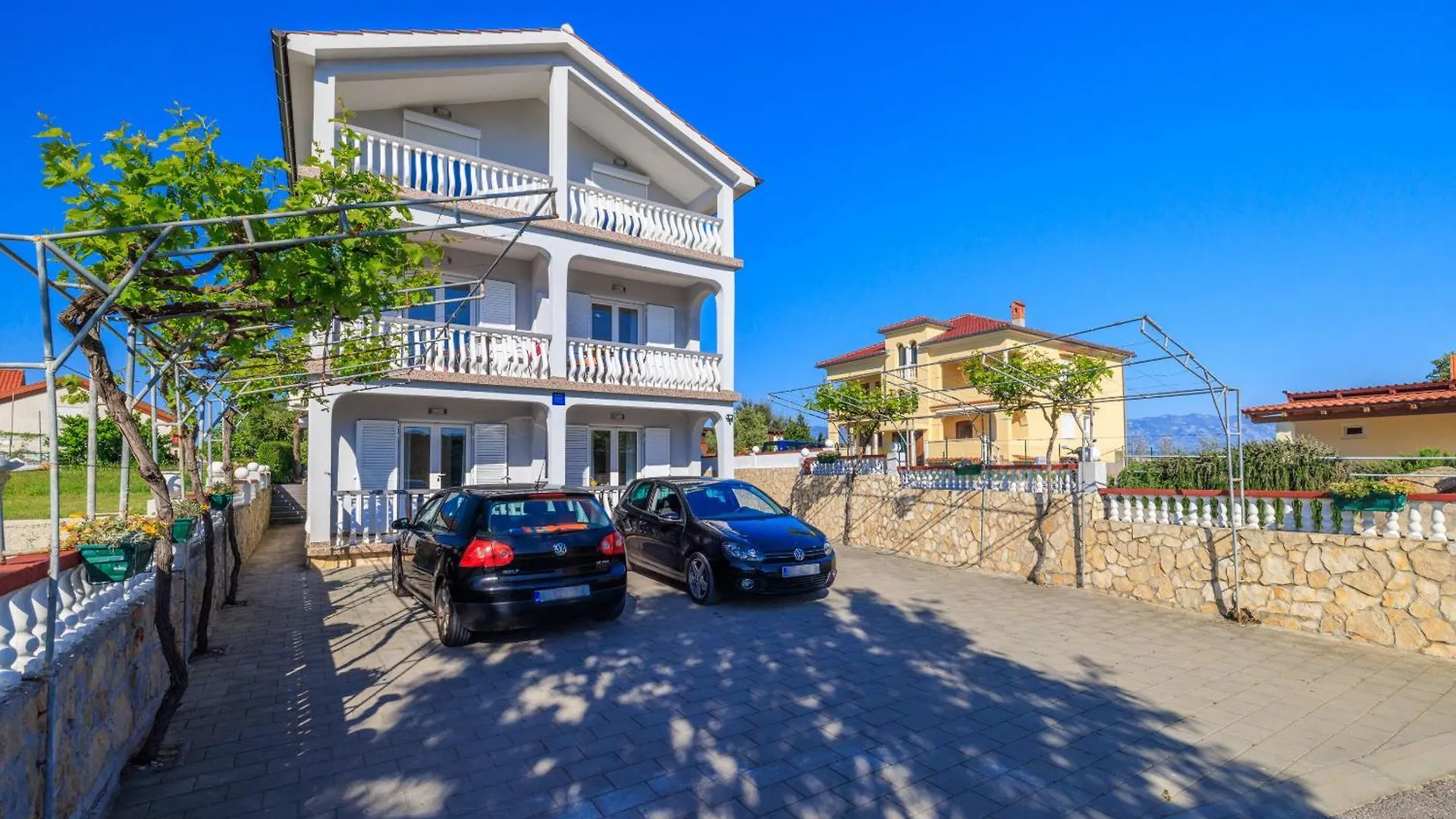 Apartments Klara Lopar