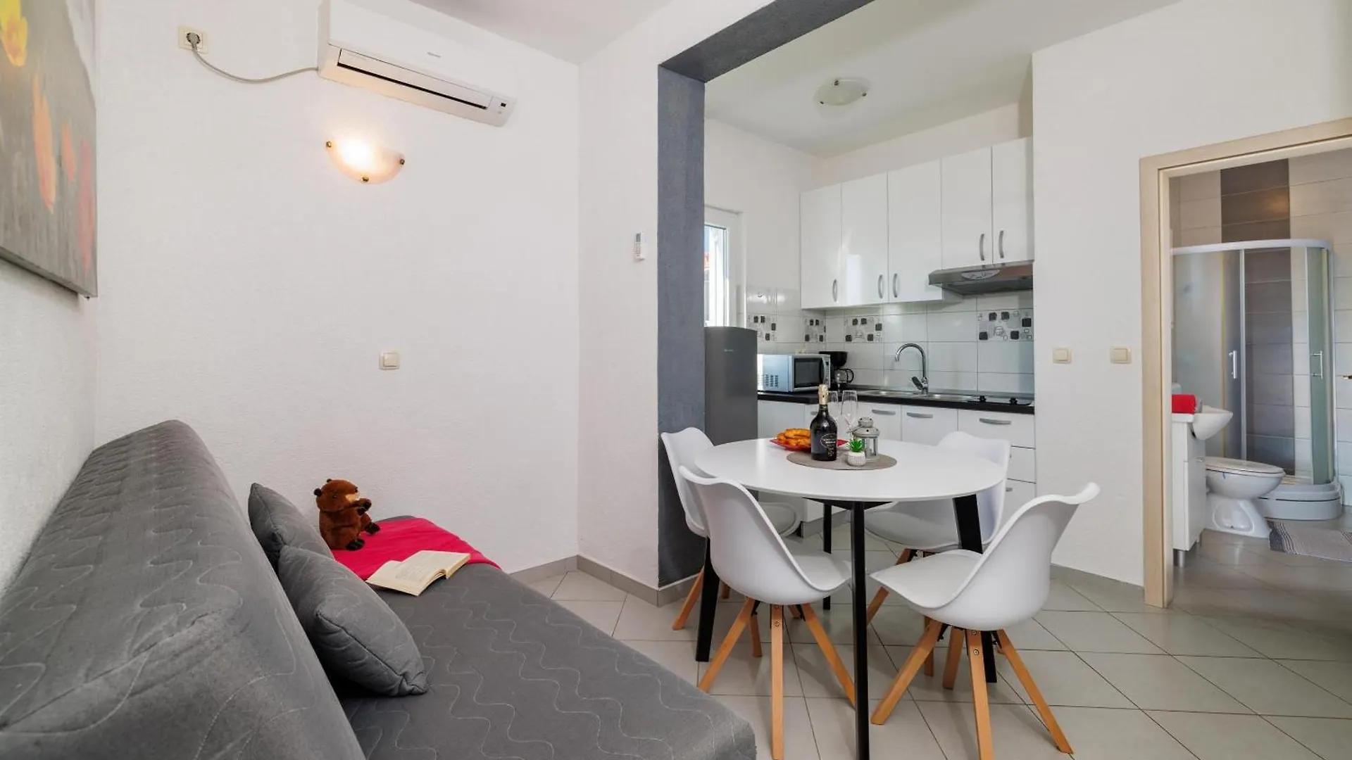 Apartments Klara Lopar